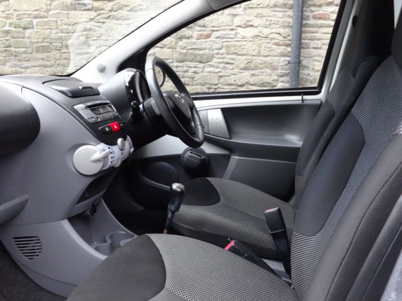 2012 Toyota Aygo 1.0 VVT-I image 7