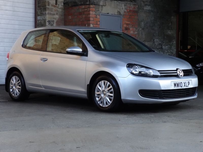 2010 Volkswagen Golf 1.6 TDI S image 1