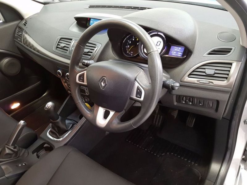 2012 Renault Megane 1.5 DCI 5d image 7