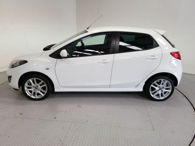 2013 Mazda 2 1.5 Sport 5d image 3