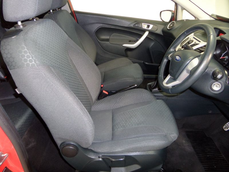 2012 Ford Fiesta 1.6 Zetec S 3d image 7
