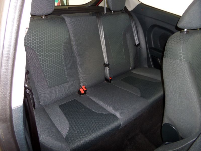 2012 Ford Fiesta 1.6 Zetec S 3d image 8