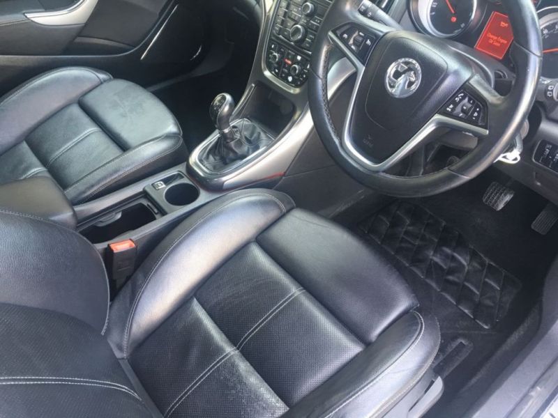2012 Vauxhall Astra 2.0 CDTI S/S 5d image 7