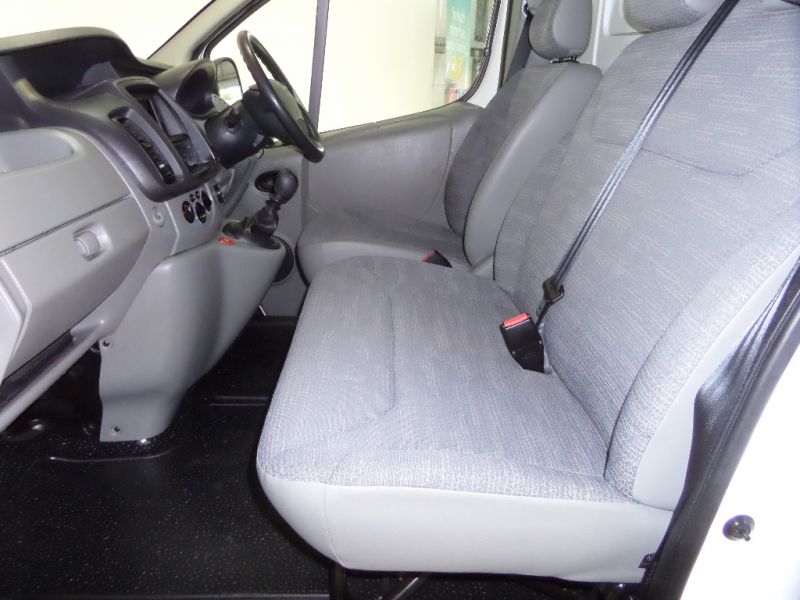 2012 Renault Trafic 2.0 SL27 DCI S/R 3d image 10