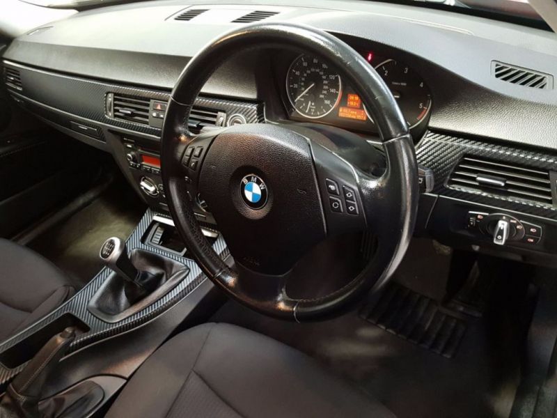 2010 BMW 2.0 318D ES 4d image 7