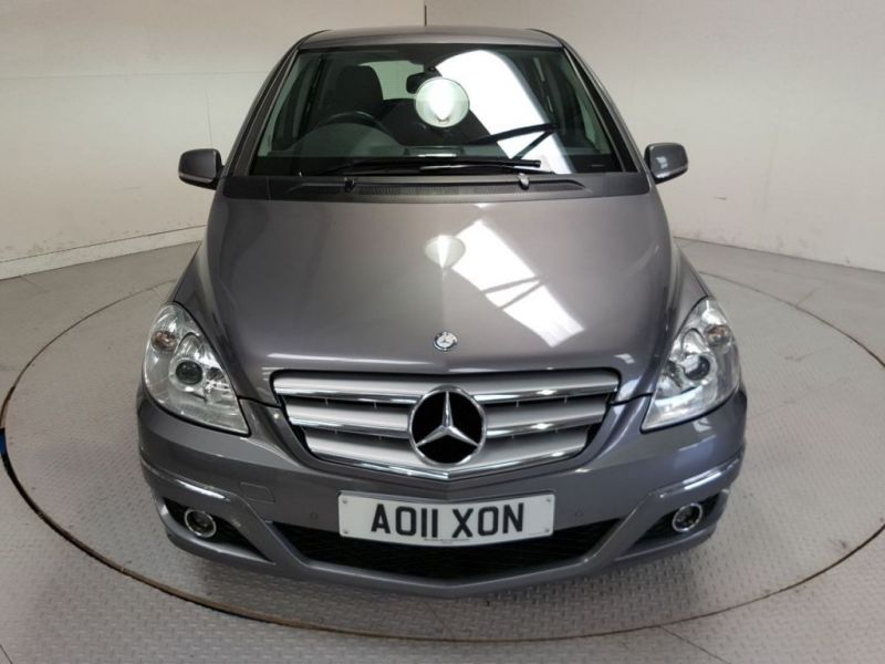 2011 Mercedes-Benz 1.5 B160 SE 5d image 2