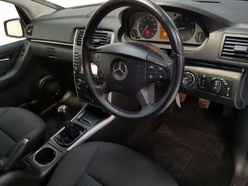 2011 Mercedes-Benz 1.5 B160 SE 5d image 7