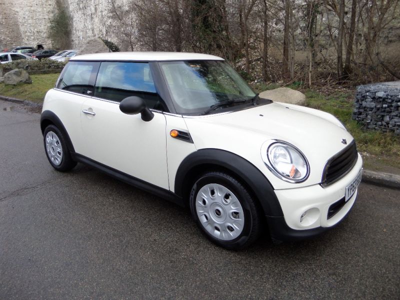 2013 Mini Hatch One 1.6 3d image 1