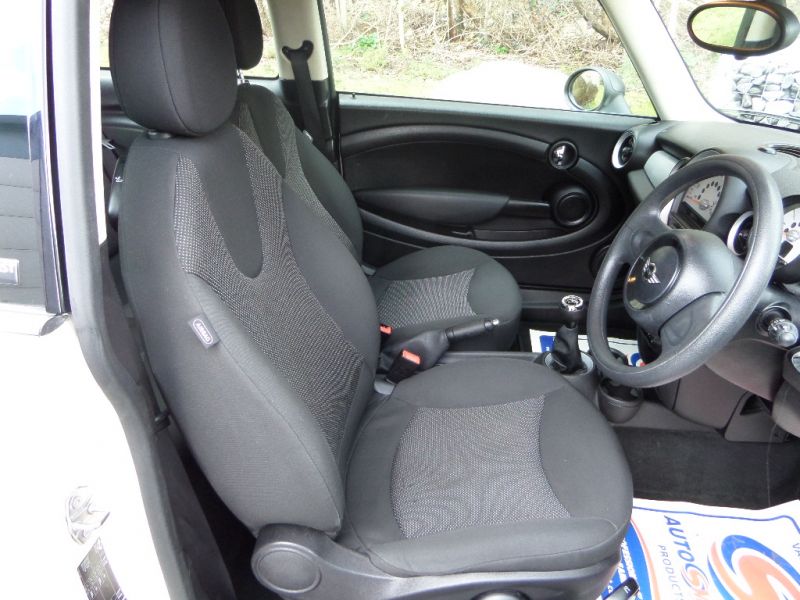 2013 Mini Hatch One 1.6 3d image 7