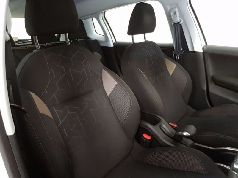 2013 Peugeot 2008 1.2 5d image 8