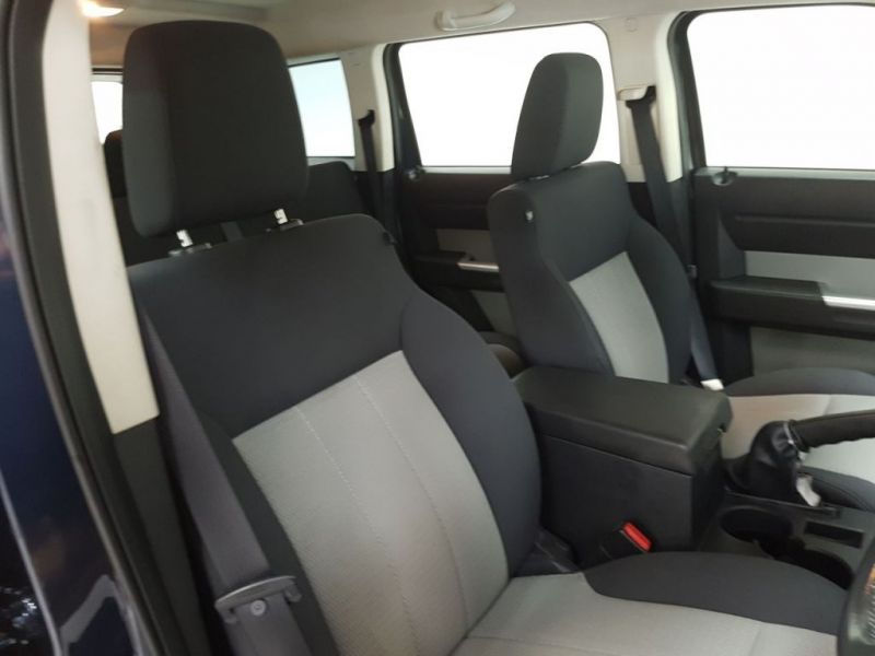 2009 Dodge Nitro 2.8 SXT TD 5d image 8