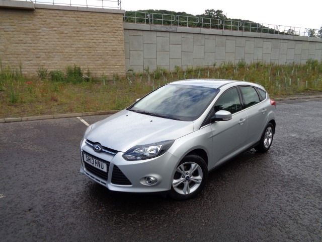 2013 Ford Focus 1.6 Zetec 5d image 1