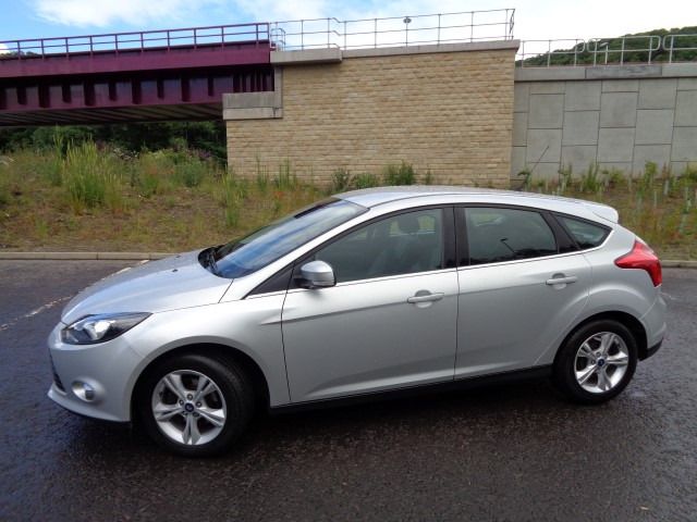 2013 Ford Focus 1.6 Zetec 5d image 2