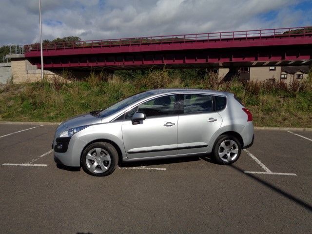 2013 Peugeot 3008 1.6 HDI 5d image 2