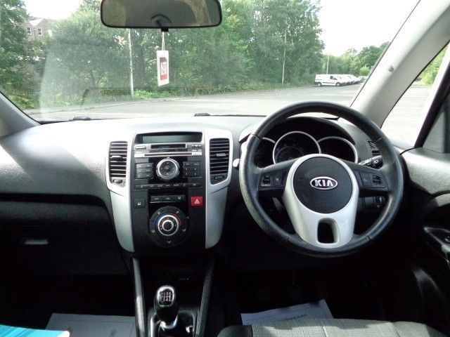 2011 Kia Venga 1.4 CRDI 5d image 8