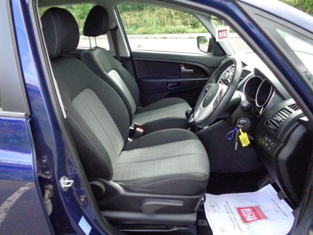 2011 Kia Venga 1.4 CRDI 5d image 9