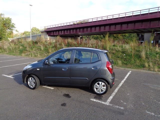 2011 Hyundai i10 1.2 Style 5d image 2