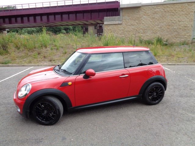 2007 Mini Hatch Cooper 3d image 2