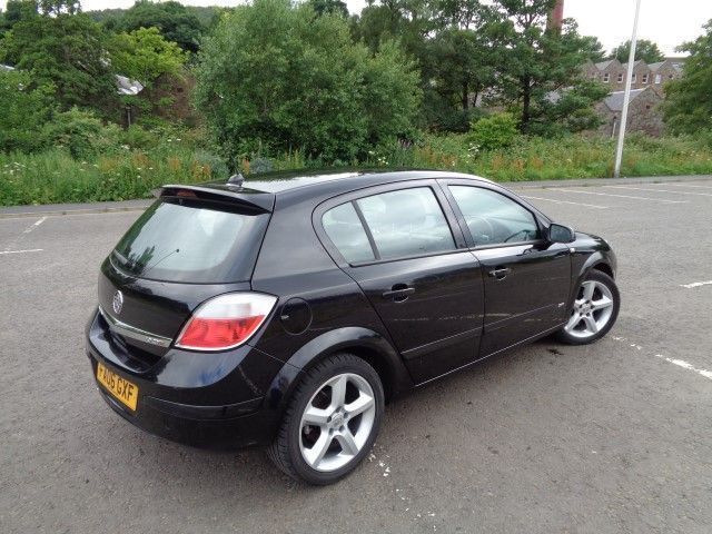 2006 Vauxhall Astra 1.9 SRI CDTI 5d image 4