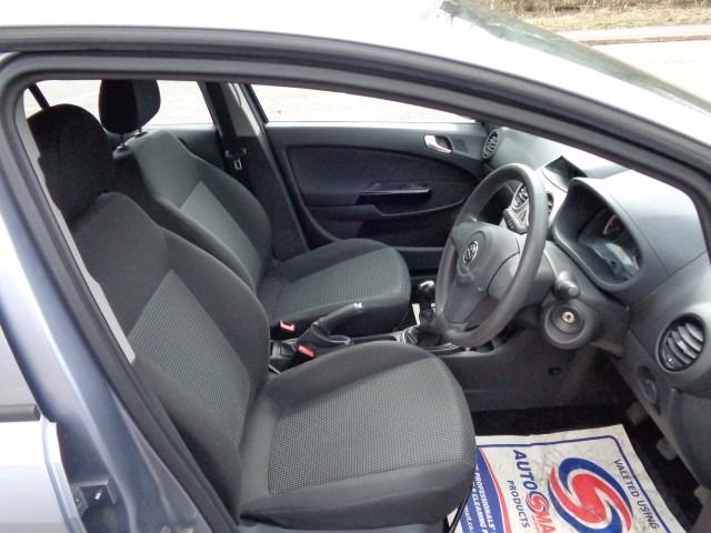 2008 Vauxhall Corsa 1.2 5d image 9