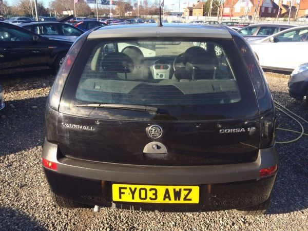 2003 Vauxhall Corsa 1.2i 16V SXi image 4