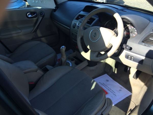 2006 Renault Megane 1.6 VVT image 8
