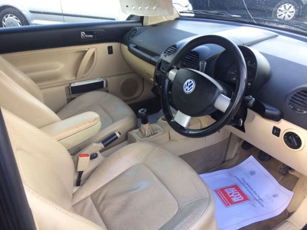 2001 Volkswagen Beetle 2.0 image 8