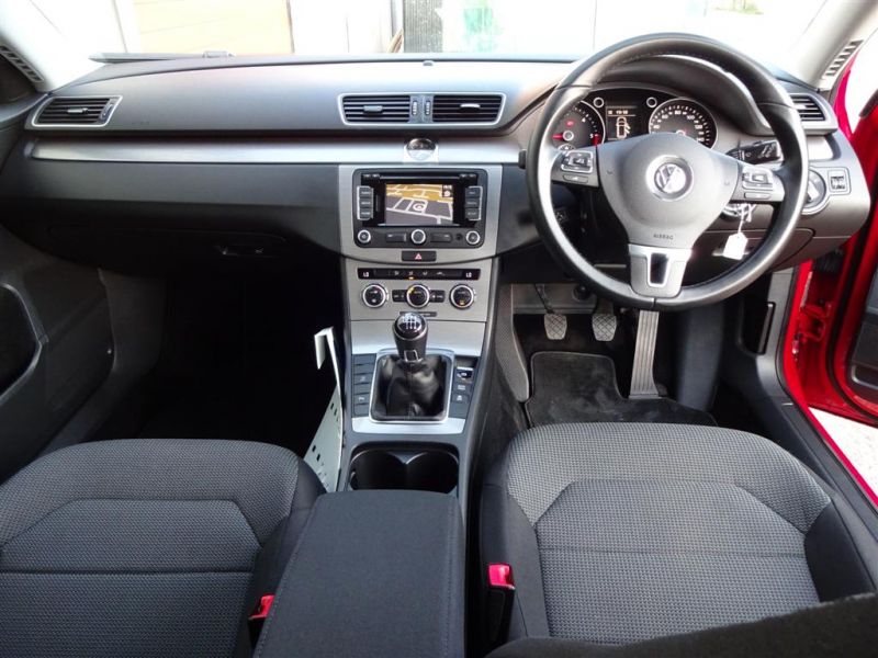 2013 (13) Volkswagen Passat 2.0 TDi Highline Estate image 5