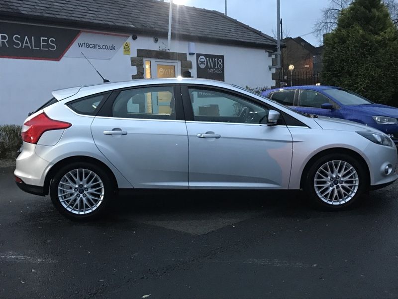 2012 Ford Focus 1.6 Ti-VCT Zetec 5dr image 2