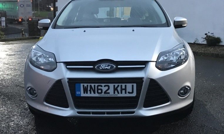 2012 Ford Focus 1.6 Ti-VCT Zetec 5dr image 4