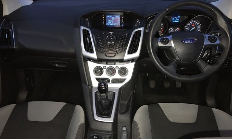 2012 Ford Focus 1.6 Ti-VCT Zetec 5dr image 9