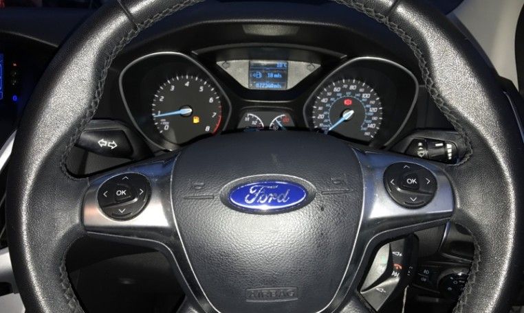 2012 Ford Focus 1.6 Ti-VCT Zetec 5dr image 10