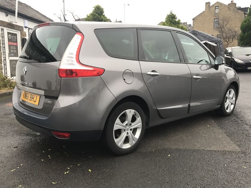 2011 Renault Grand Scenic 1.5 TD Dynamique Tom Tom 5dr image 3