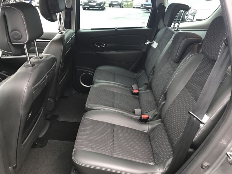 2011 Renault Grand Scenic 1.5 TD Dynamique Tom Tom 5dr image 8