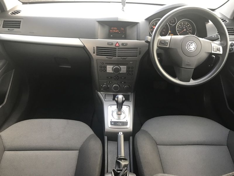 2005 Vauxhall Astra 1.6 i 16v 5dr image 9