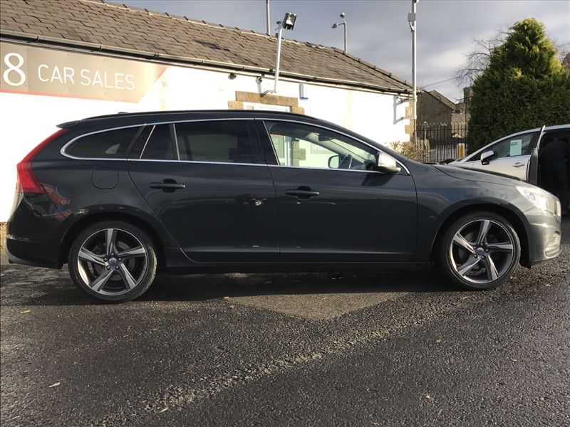 2013 Volvo V60 1.6 D2 R-Design 5dr image 2