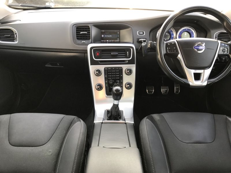 2013 Volvo V60 1.6 D2 R-Design 5dr image 9