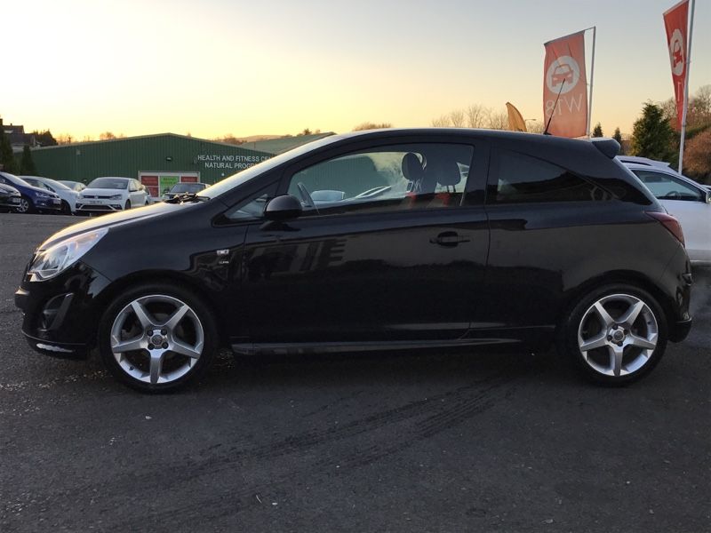 2011 Vauxhall Corsa 1.4 i 16v SRi 3dr image 4