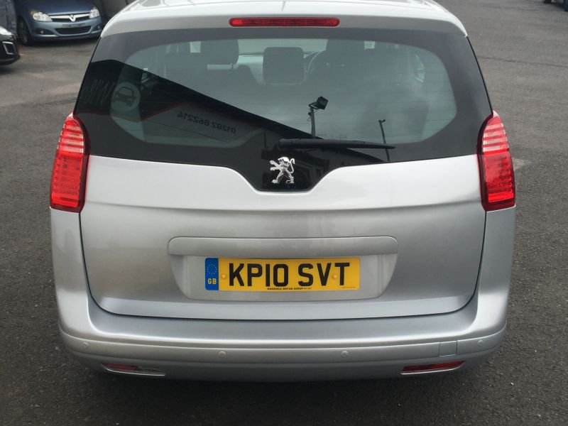 2010 Peugeot 5008 1.6 HDi FAP Sport 5dr image 3