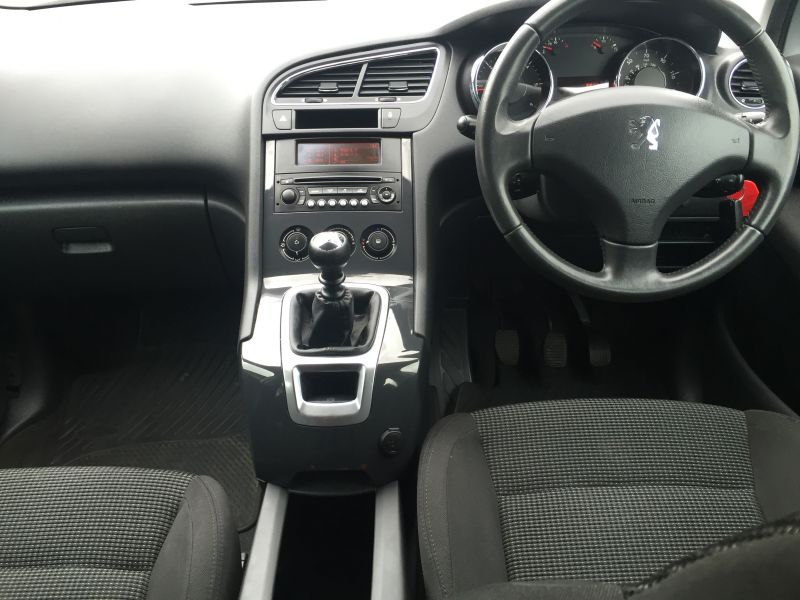 2010 Peugeot 5008 1.6 HDi FAP Sport 5dr image 9