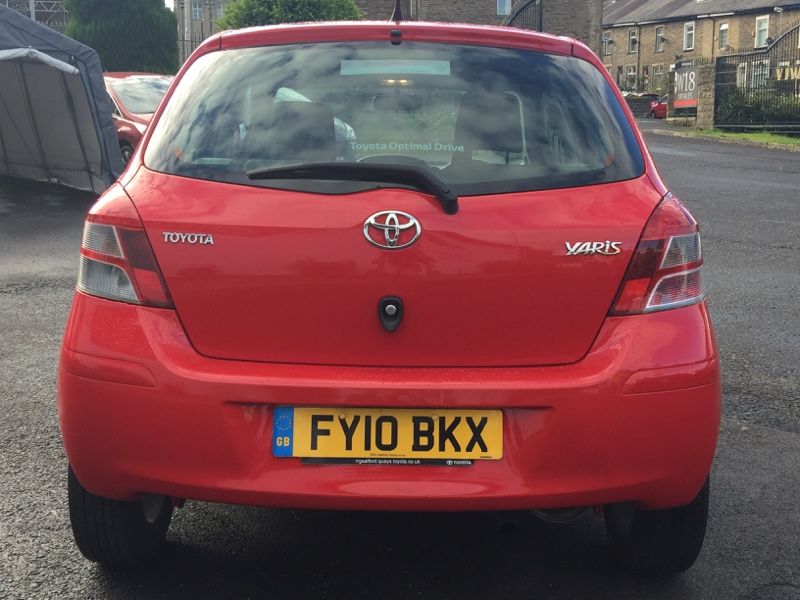 2010 Toyota Yaris 1.33 VVT-i TR 5dr image 3