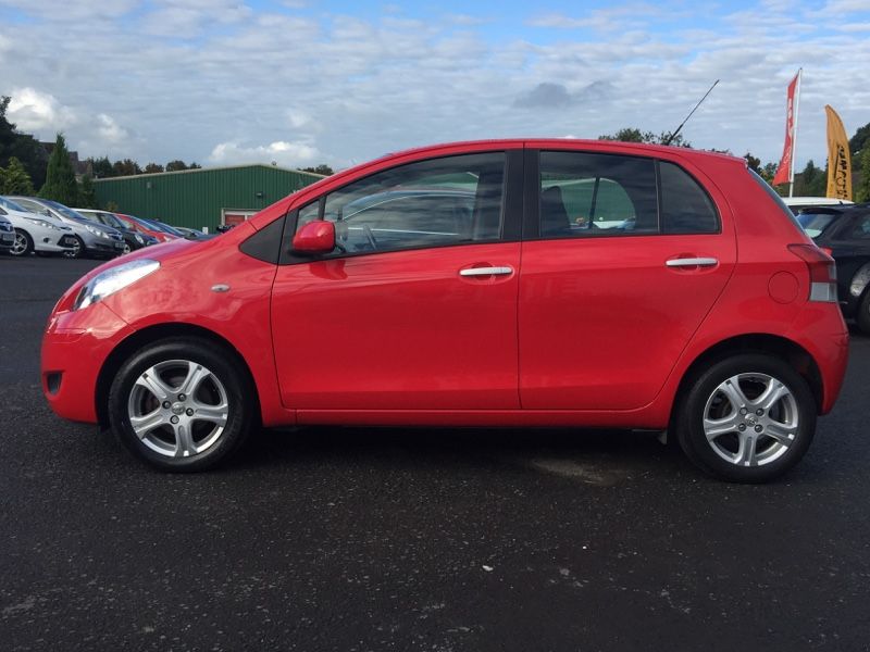 2010 Toyota Yaris 1.33 VVT-i TR 5dr image 4
