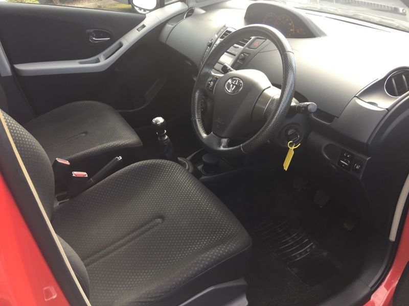 2010 Toyota Yaris 1.33 VVT-i TR 5dr image 7