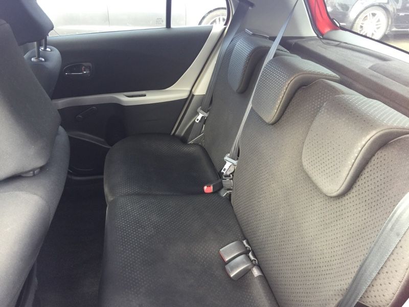 2010 Toyota Yaris 1.33 VVT-i TR 5dr image 8