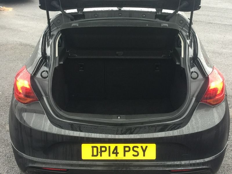 2014 Vauxhall Astra 1.6 i VVT 16v GT 5dr image 6