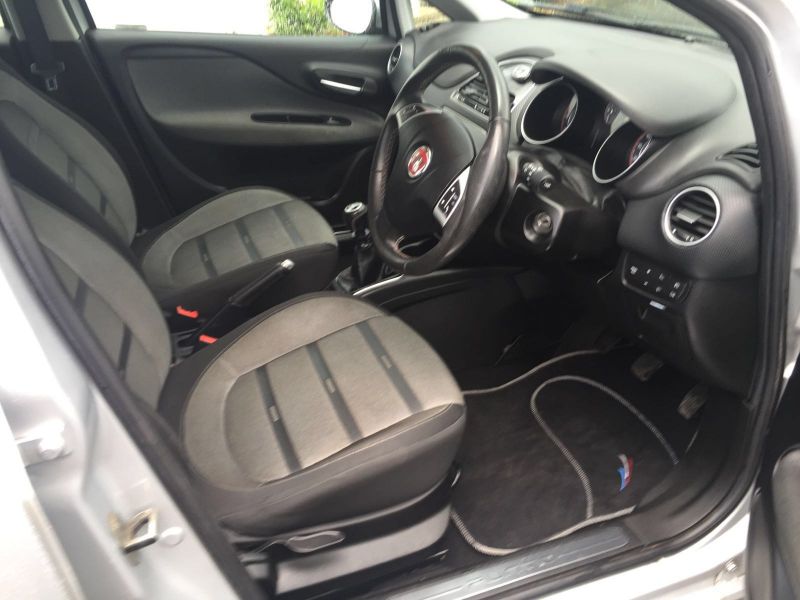 2010 Fiat Punto Evo 1.4 16v GP 5dr image 5