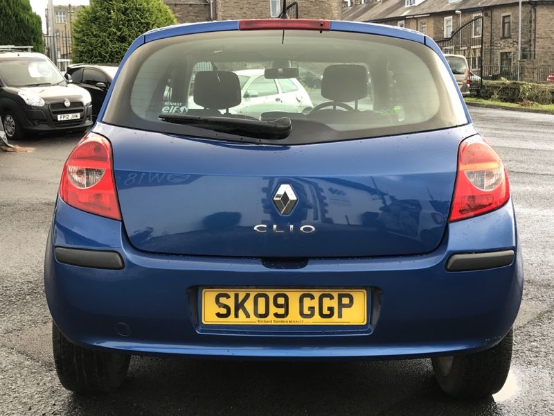 2009 Renault Clio 1.2 16v Dynamique 3dr image 3