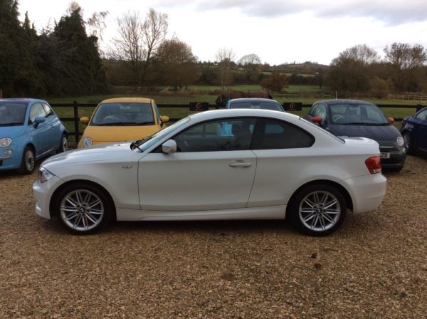 2011 BMW 1 Series 118d M Sport 2dr image 3