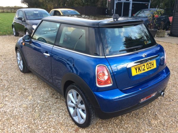 2012 MINI Hatchback 2.0 Cooper D 3dr image 3
