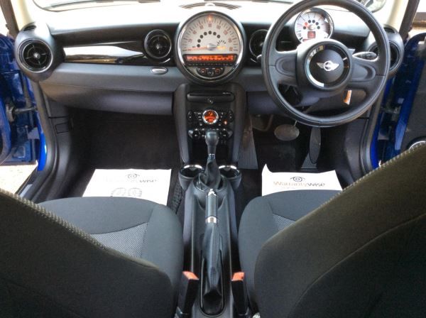 2012 MINI Hatchback 2.0 Cooper D 3dr image 7